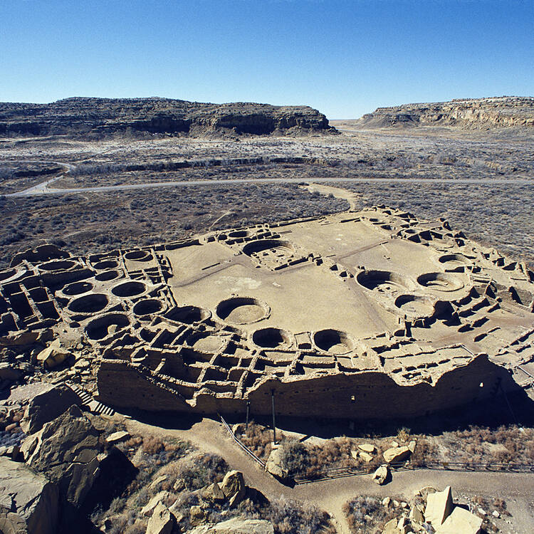 Chaco Canyon - prehistoric architecture in Arabic